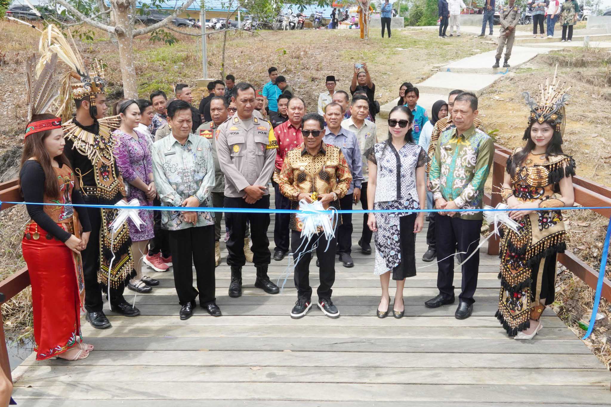 Dorong Pertumbuhan Ekonomi Daerah, Bupati Heriyus Launching Objek Wisata Taman Kota Pasir Putih