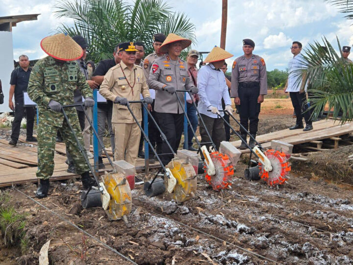 Hadiri Tanam Jagung Serentak, Gubernur Kalteng Dukung Penuh Target Swasembada Pangan Presiden RI