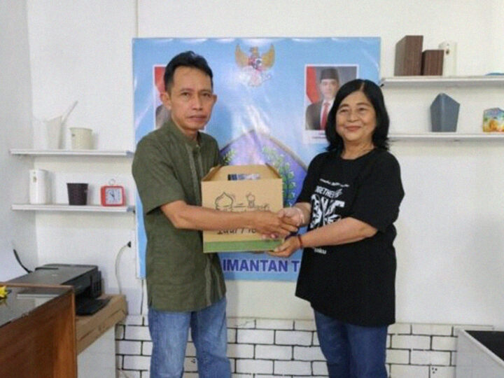 Jelang Idulfitri, DPW IPJI Kalteng Bagikan Parcel kepada Pengurus dan Anggotanya