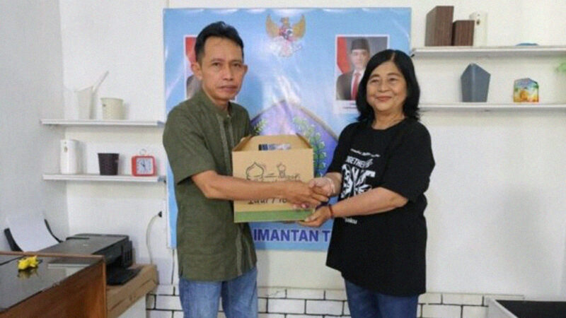 Jelang Idulfitri, DPW IPJI Kalteng Bagikan Parcel kepada Pengurus dan Anggotanya