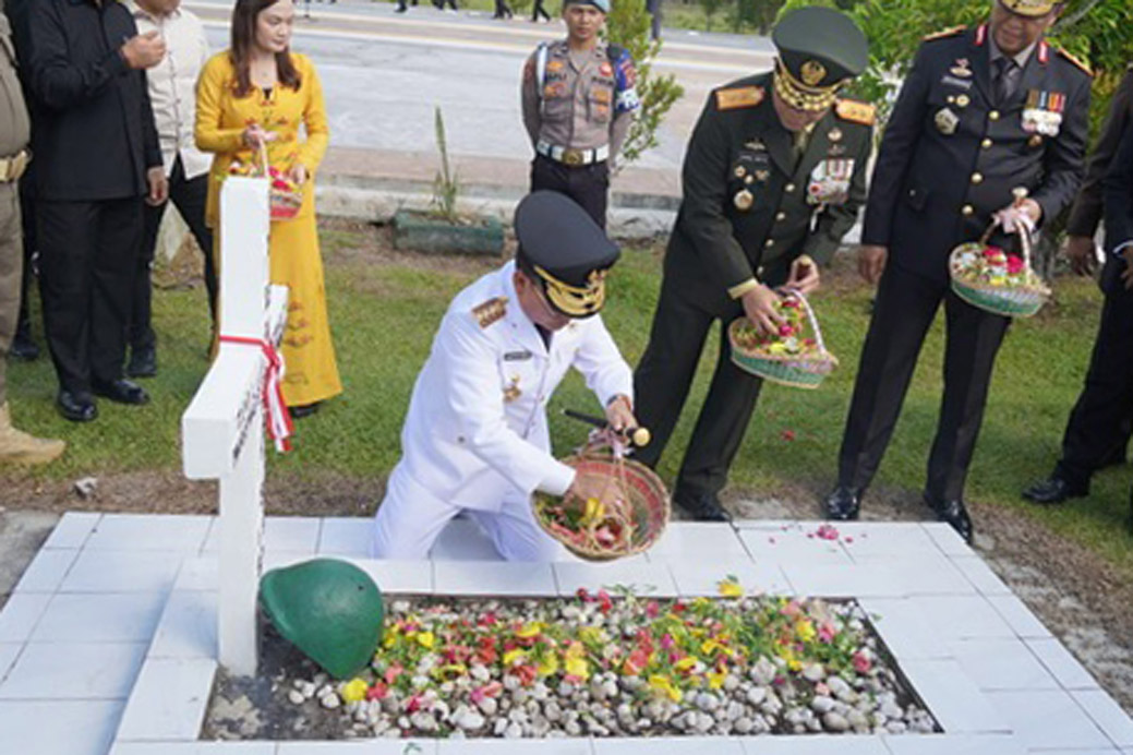 Gubernur Pimpin Upacara dan Ziarah TMP, Rangkaian Peringati Hari Jadi ke-69 Kalteng
