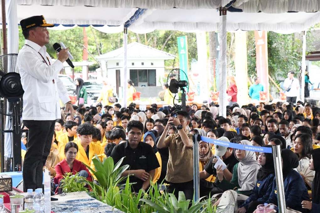 Spesial di Hari Jadi ke-69 Kalteng, Gubernur Resmi Buka Pasar Murah untuk Mahasiswa