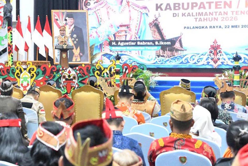 Agustiar Sabran Lantik Pengurus DAD dan BATAMAD se-Kalteng