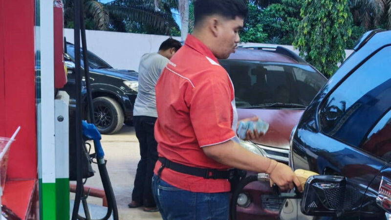 Antrean BBM di Lamandau Mengular, Pelayanan SPBU Tetap Tertib dan Terkendali