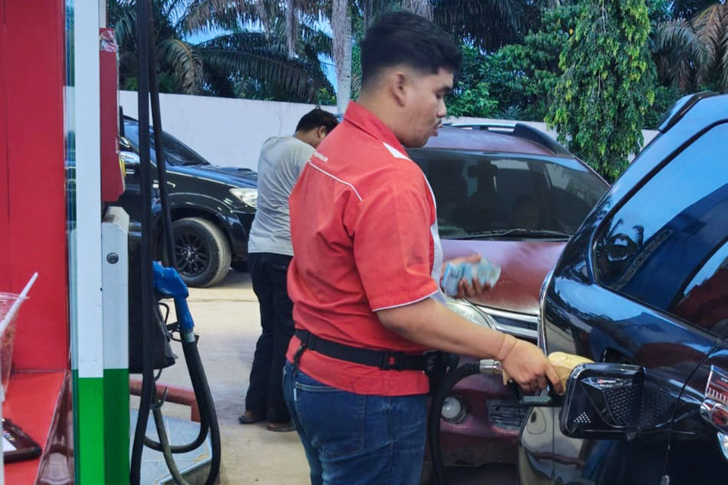 Antrean BBM di Lamandau Mengular, Pelayanan SPBU Tetap Tertib dan Terkendali