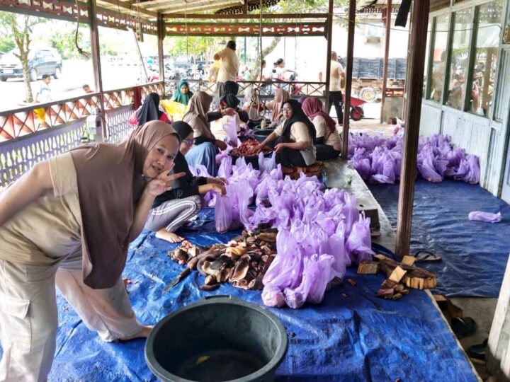 TPA Al Rahmah Sembelih Empat Ekor Hewan Kurban, Hasil Gotong Royong Masyarakat dan Dermawan