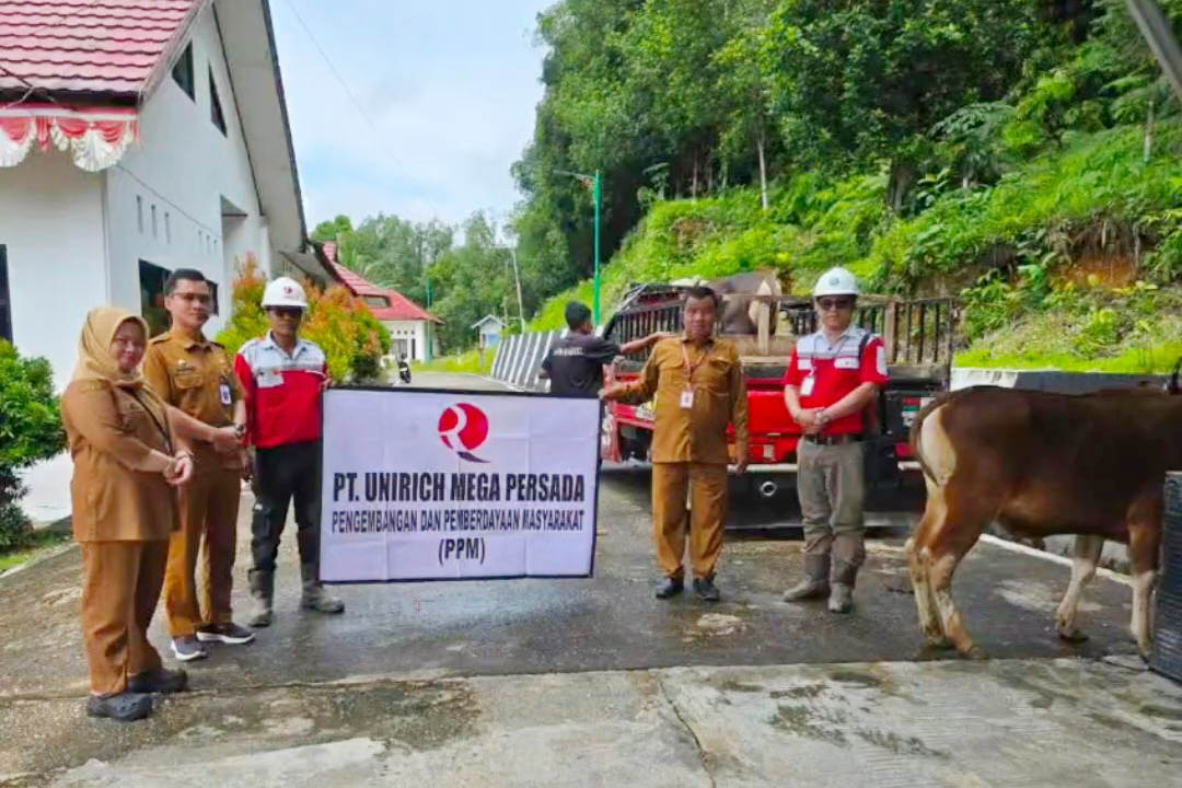 Sambut Idul Adha, PT Unirich Mega Persada Salurkan Bantuan Hewan Kurban