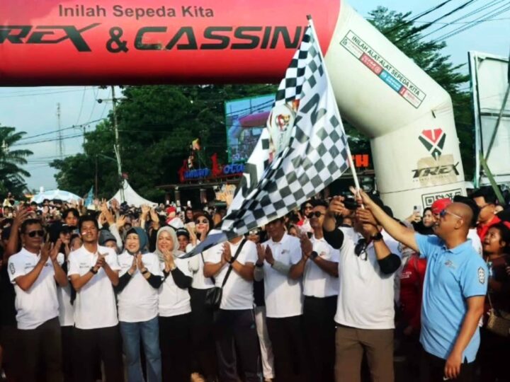 Pimpinan DPRD Barito Utara Ikuti Jalan Sehat dan Senam Bersama Peringatan Hari Bhayangkara ke-80