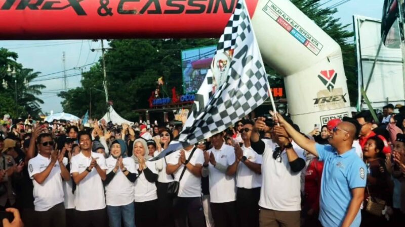 Pimpinan DPRD Barito Utara Ikuti Jalan Sehat dan Senam Bersama Peringatan Hari Bhayangkara ke-80