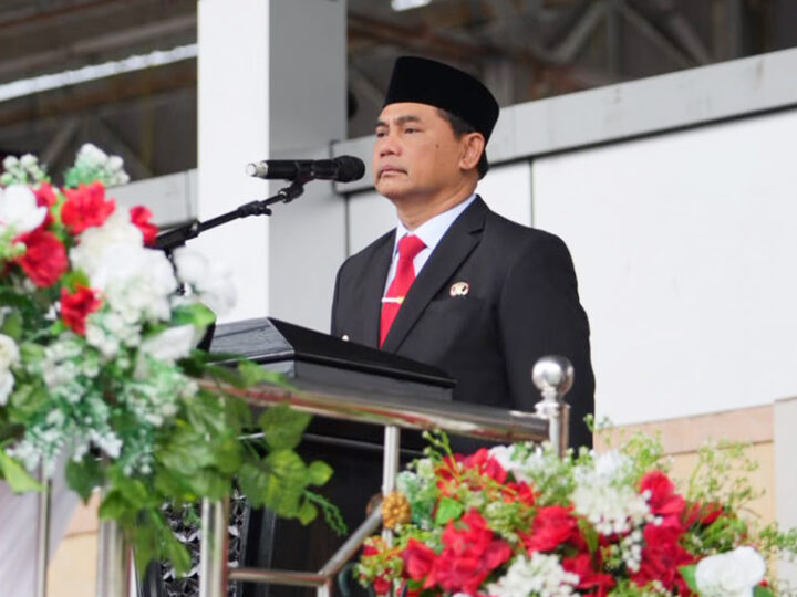 Inspektur Upacara, Bupati Barito Utara Ajak Masyarakat Amalkan Nilai-Nilai Pancasila