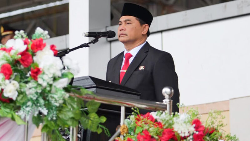 Inspektur Upacara, Bupati Barito Utara Ajak Masyarakat Amalkan Nilai-Nilai Pancasila