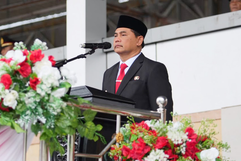 Inspektur Upacara, Bupati Barito Utara Ajak Masyarakat Amalkan Nilai-Nilai Pancasila