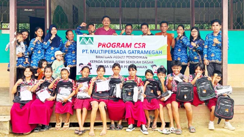 Siswa SDN 1 Karamuan Terima Bantuan Perlengkapan Sekolah dari PT Multipersada Gatramegah
