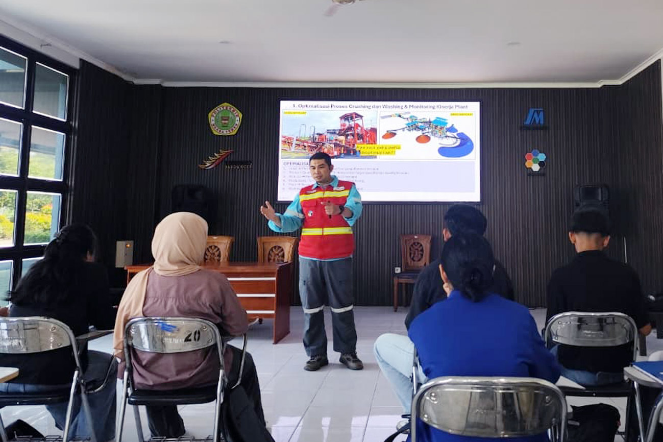 SMM Mengajar Dosen Industri, Komitmen PT SMM Dukung Peningkatan Kualitas SDM di Barito Utara