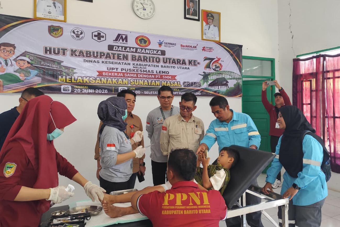 Peringatan HUT Barito Utara Ke-76, PT SMM Gelar Sunatan Massal di Desa Lemo