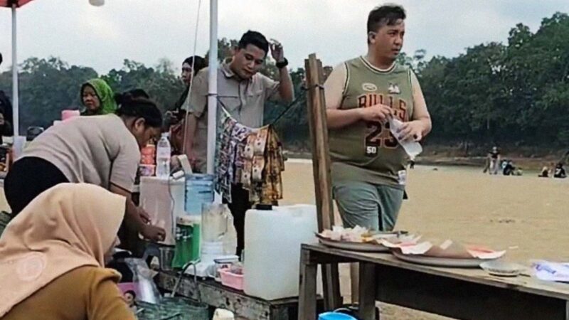 Bupati Lamandau Ajak Warga Nikmati Wisata Pantai Dadakan