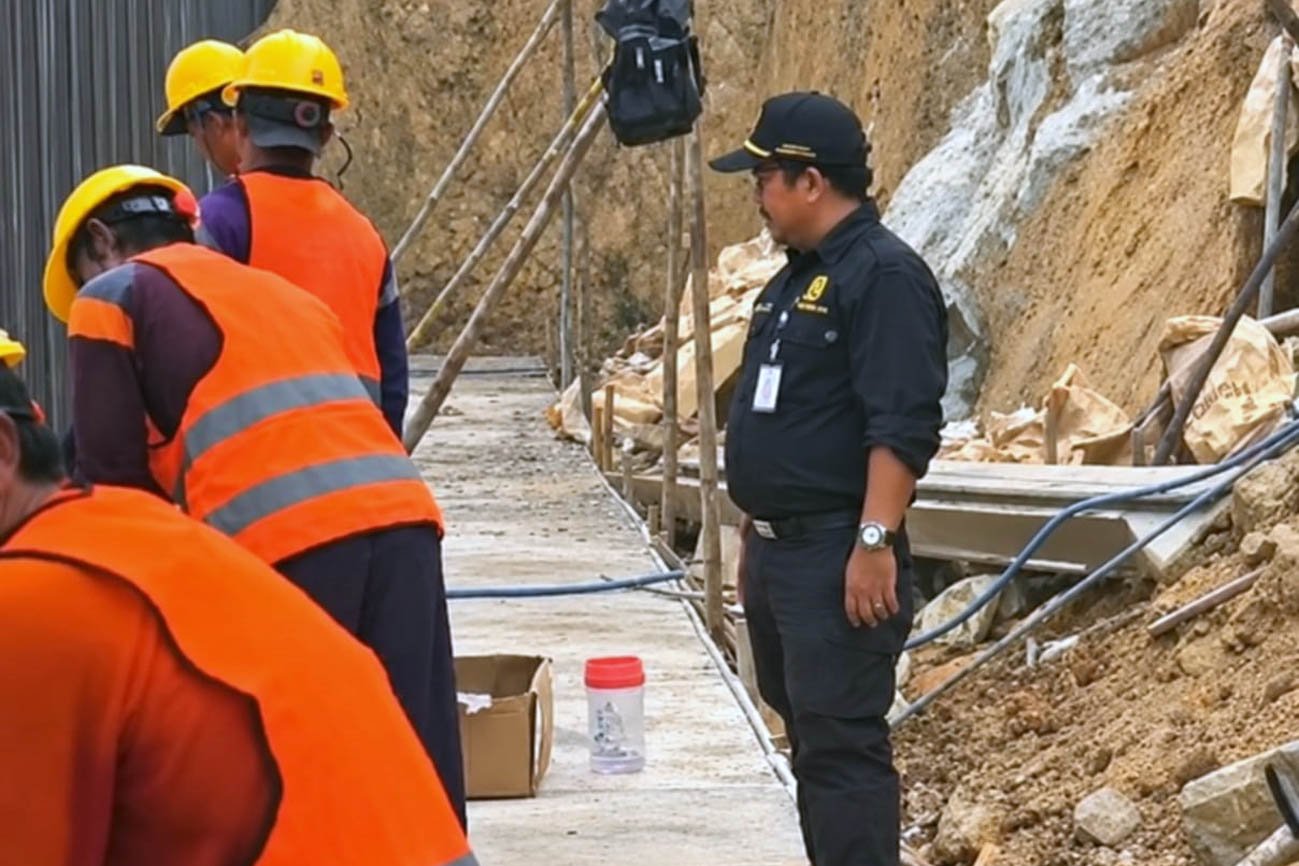Progres 76,20 Persen, Penguatan Tebing Sungai Barito di Bintang Ninggi I Terus Dikebut