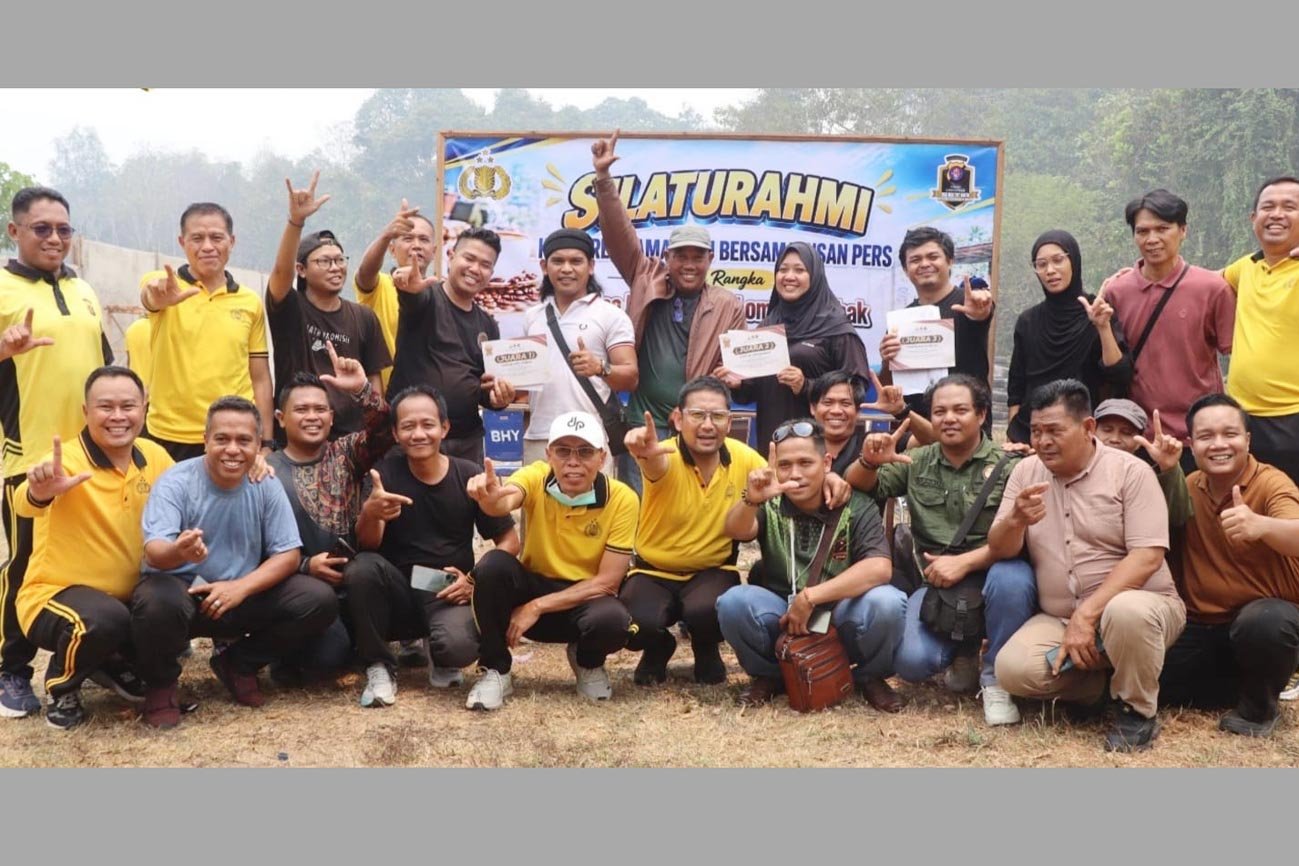 Polres Lamandau Latihan Menembak Bersama Insan Pers