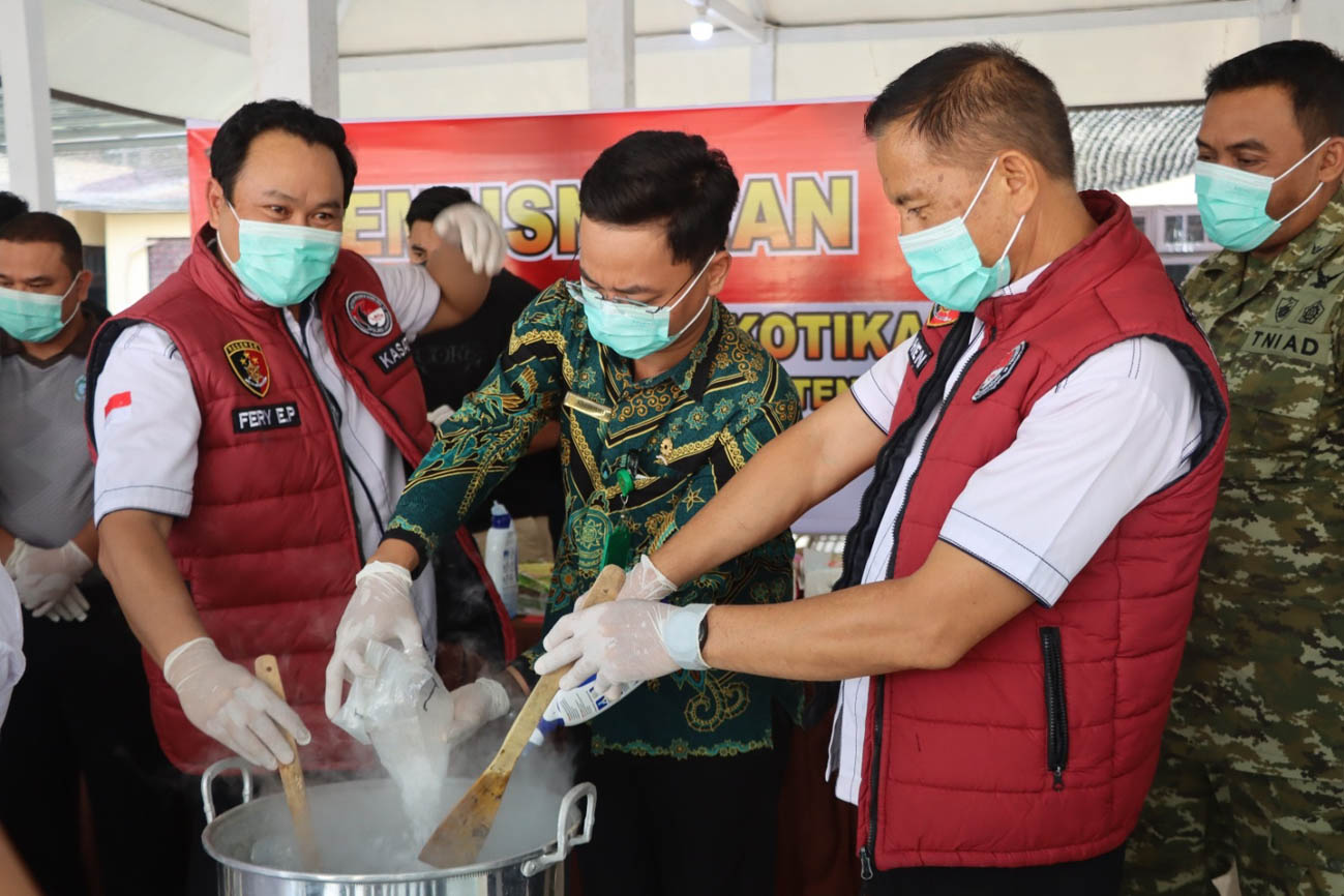 Perangi Narkoba, Polres Lamandau Musnahkan 7,2 Kg Sabu dan 69 Inex